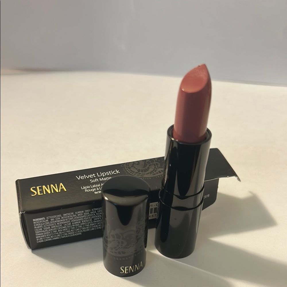 Senna Velvet Lipstick Soft Matte in Dusk  new in box